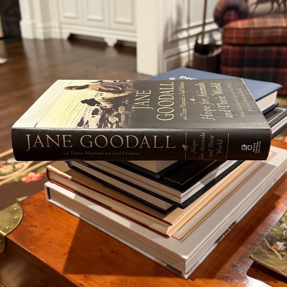 Jane Goodall signed book - Picture 2 of 3